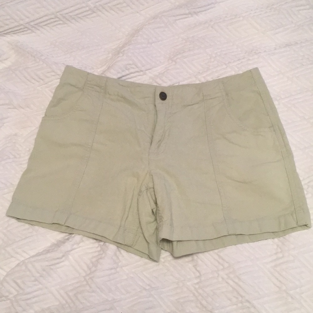Vineyard Vines shorts